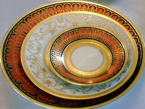 Flammes d'Or matched with Dynasty by Haviland Parlon